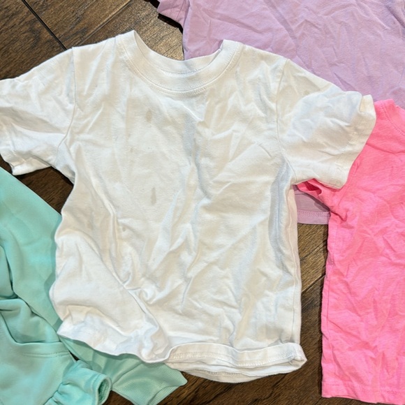 Bundle of 2T cloths - Picture 3 of 4